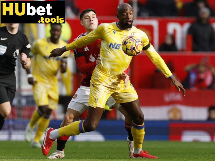 Mateta vừa lập cú đúp ấn tượng vào lưới MU (Ảnh: Premier League)