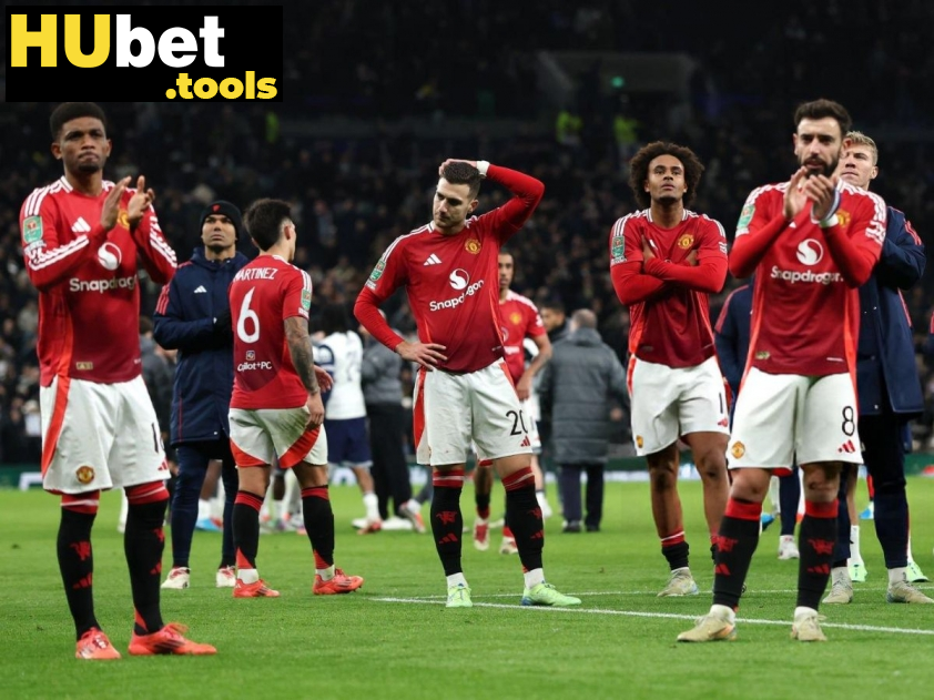 MU chưa thể khiến người hâm mộ của họ yên tâm với phong độ hiện tại (Ảnh: Goal)